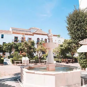 https://apartamento-plaza-de-los-naranjos.es-andalucia.com