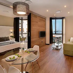 apartamentos-suites-oficentro-deluxe.es-andalucia.com/