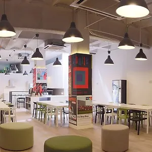 Hola Eixample Hostel Barcelona